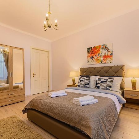 Chic&View Brasov Apartment מראה חיצוני תמונה